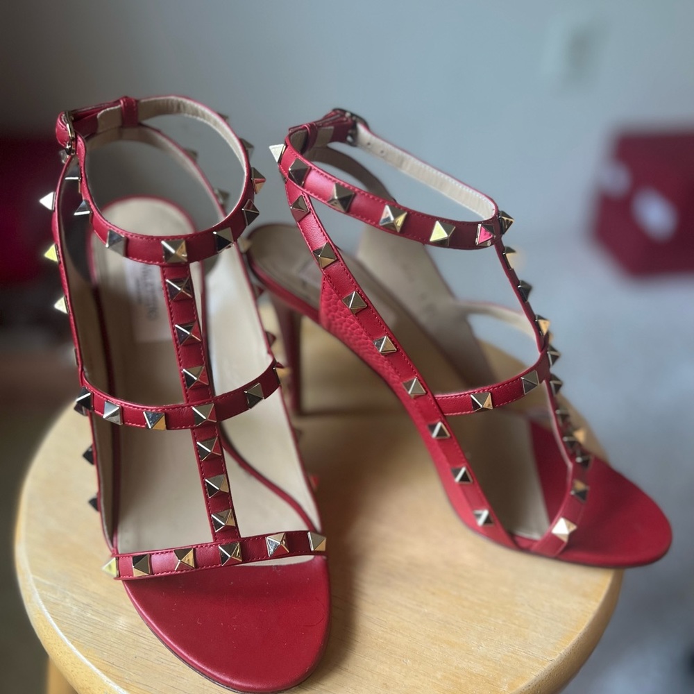 AUTHENTIC!! Valentino Garavani Rock Stud sandals - Picture 4 of 6